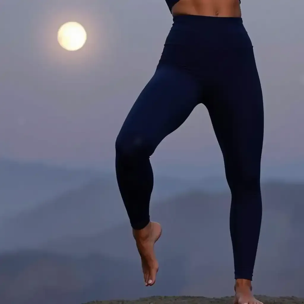 Awesome Yoga Pants For Night Yoga - Yogapants