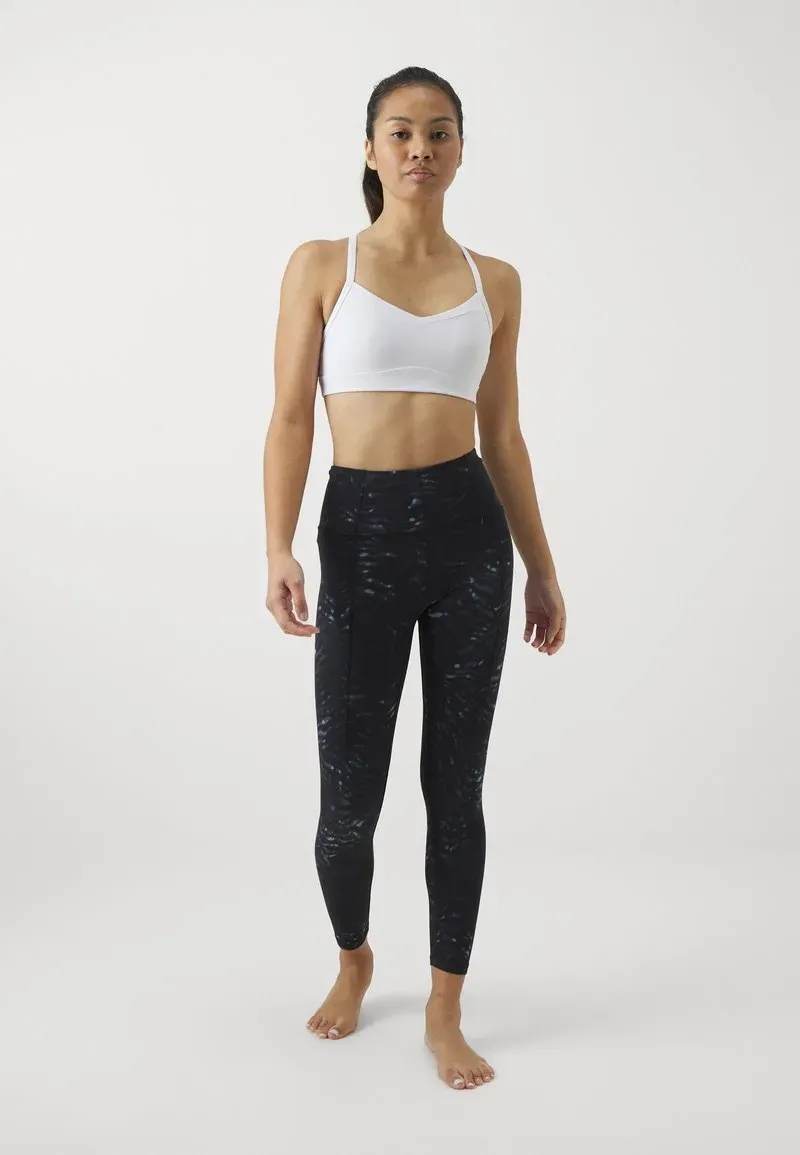Beyond the Mat: Styling Your 7/8 Yoga Pants