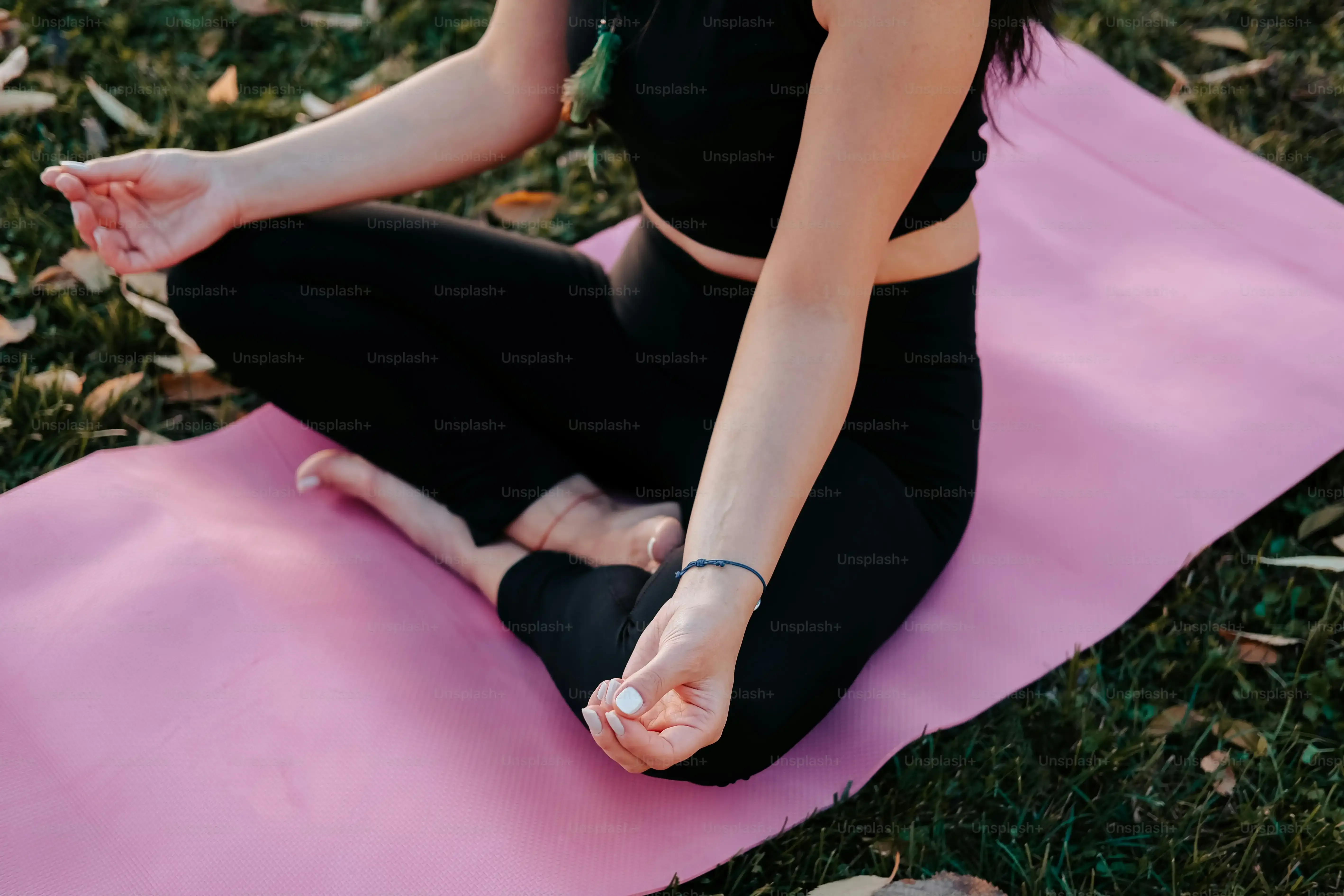 Choosing the Right V Shaped Yoga Pants: Size, Color, and Feel
