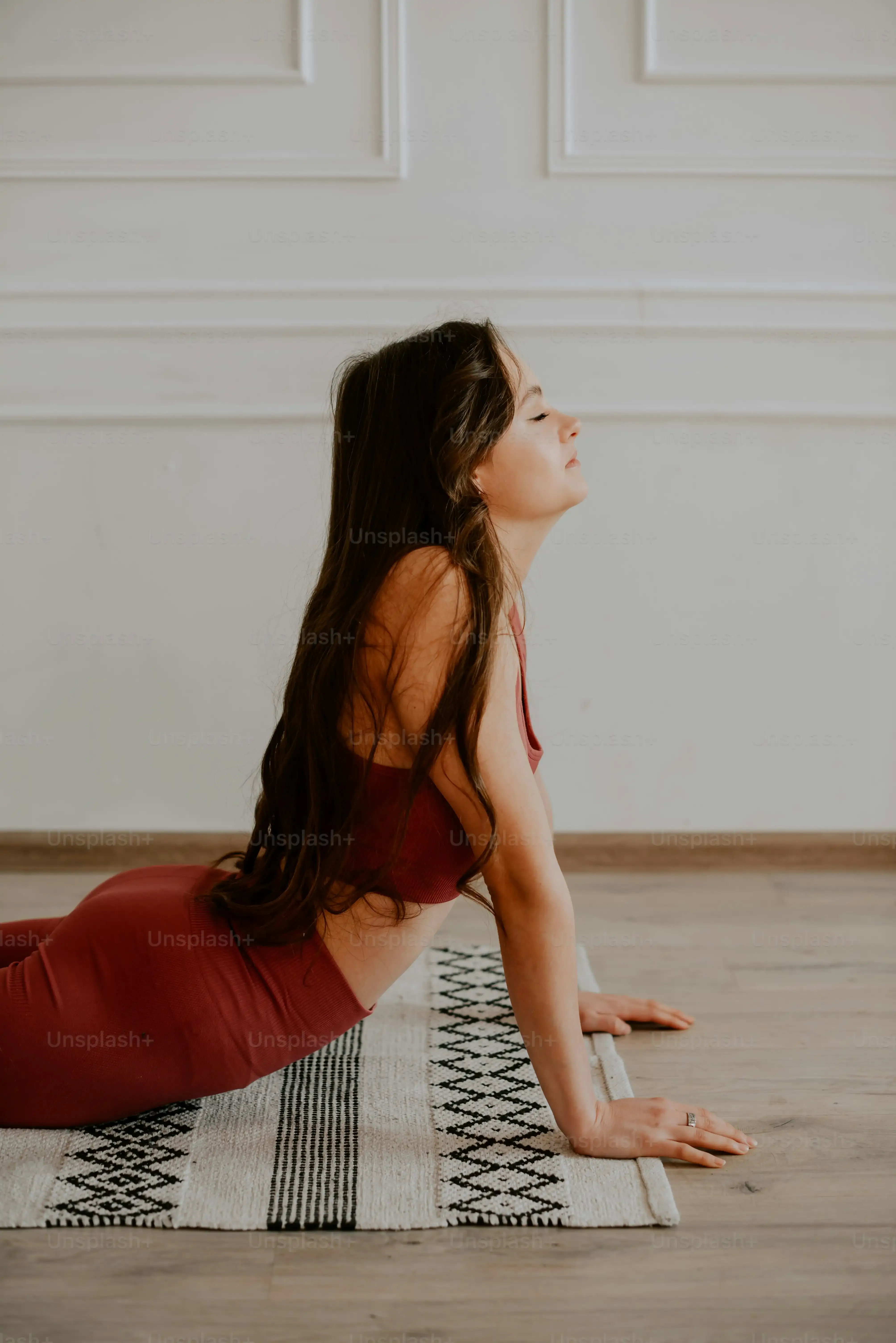 Fabric and Feel: What Makes Great V Yoga Pants